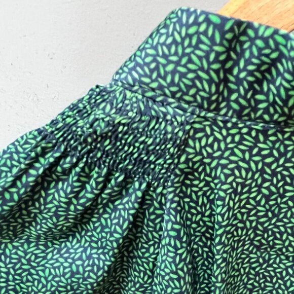 Tucker Green Silk Micro‎ Leaf Print Graphic Blouse- Size S - Picture 7 of 7